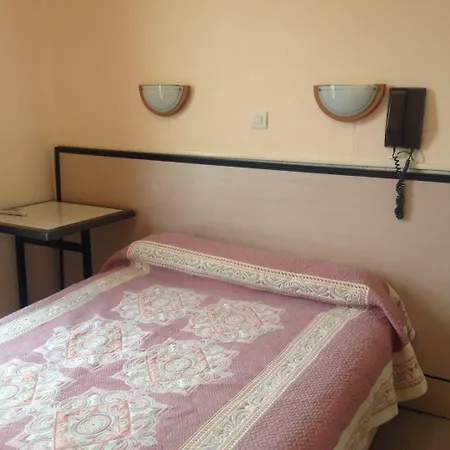 ドゥ ロレーヌ ホテル パリ