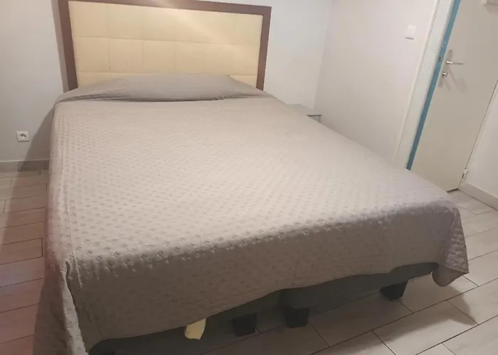 ドゥ ロレーヌ ホテル パリ